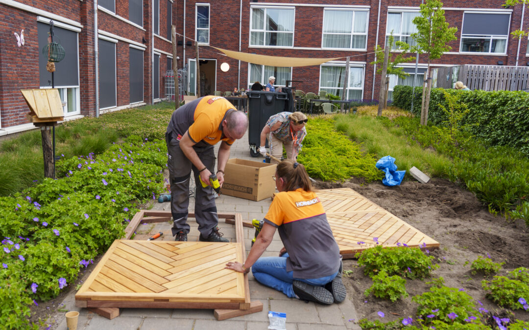 HORNBACHhelpt geeft tuin Florence Mariënpark nieuwe uitstraling